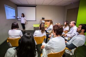 Legislar contra el tabac no és suficient: la població necessita una xarxa de professionals referents per a l’atenció especialitzada