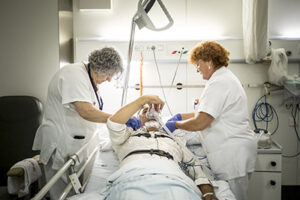 La jubilació massiva d’infermeres d’aquesta dècada agreujarà la manca de professionals al sistema de salut català